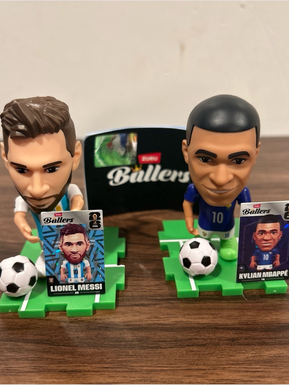 ZURU Ballers FIFA Lionel Messi & Kylian Mbappe Soccer Figures Set of 2